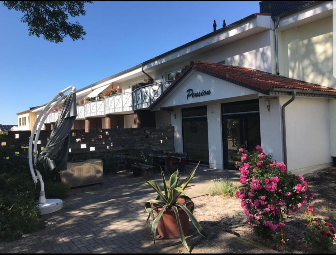 Pension " Zu Den Linden" Trin Trinwillershagen ภายนอก รูปภาพ
