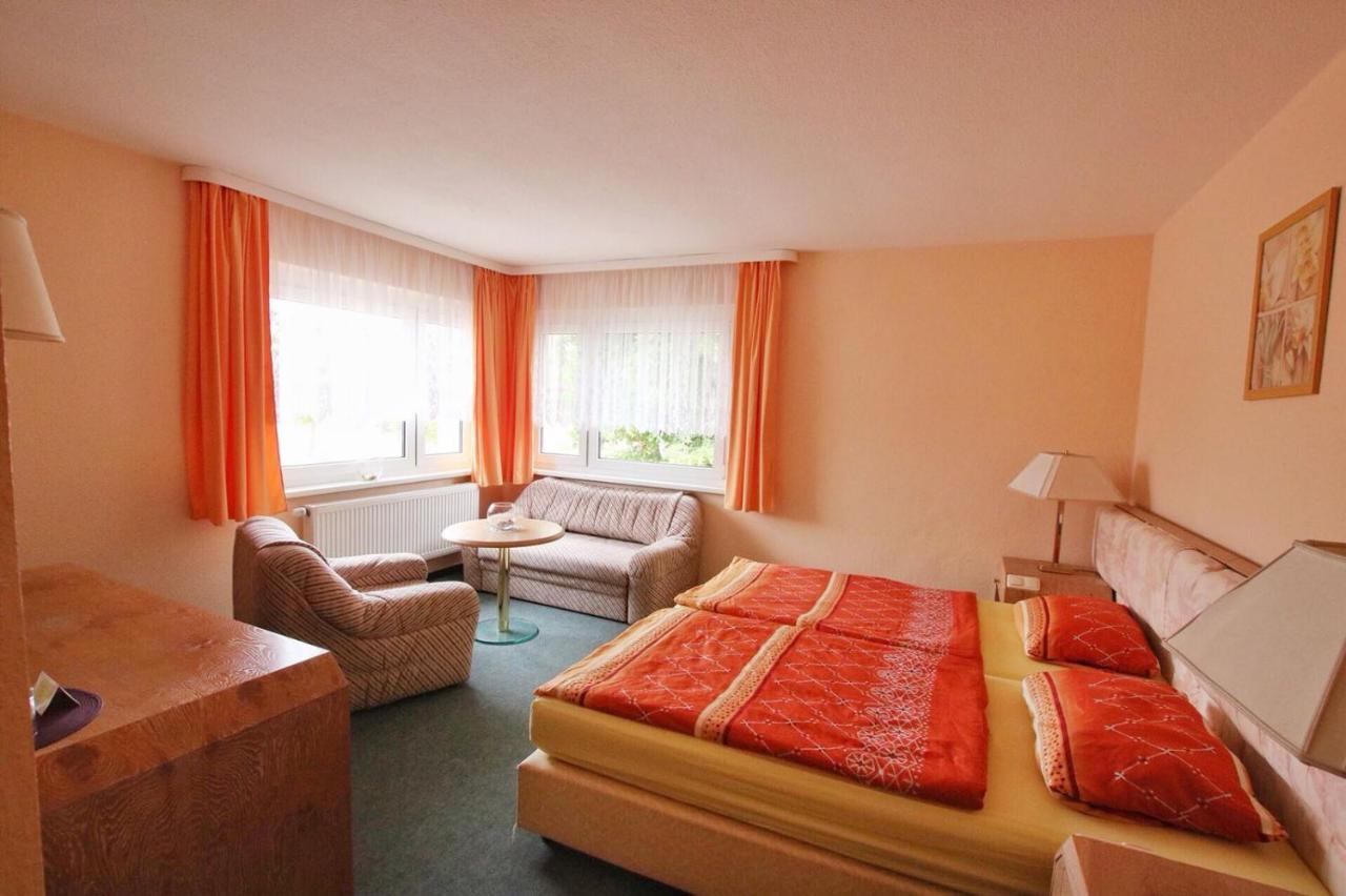Pension " Zu Den Linden" Trin Trinwillershagen ภายนอก รูปภาพ